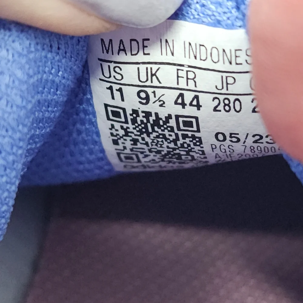 adidas •condition new